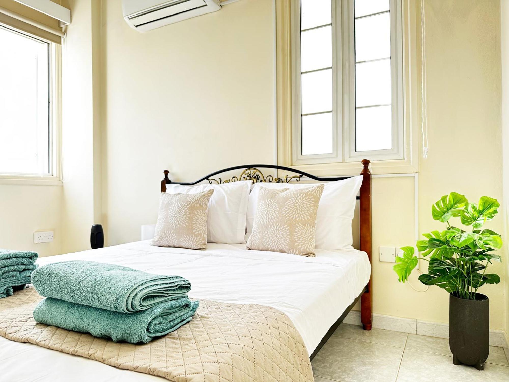 Serenity Sunrise Holiday Apt - Larnaca Exterior photo